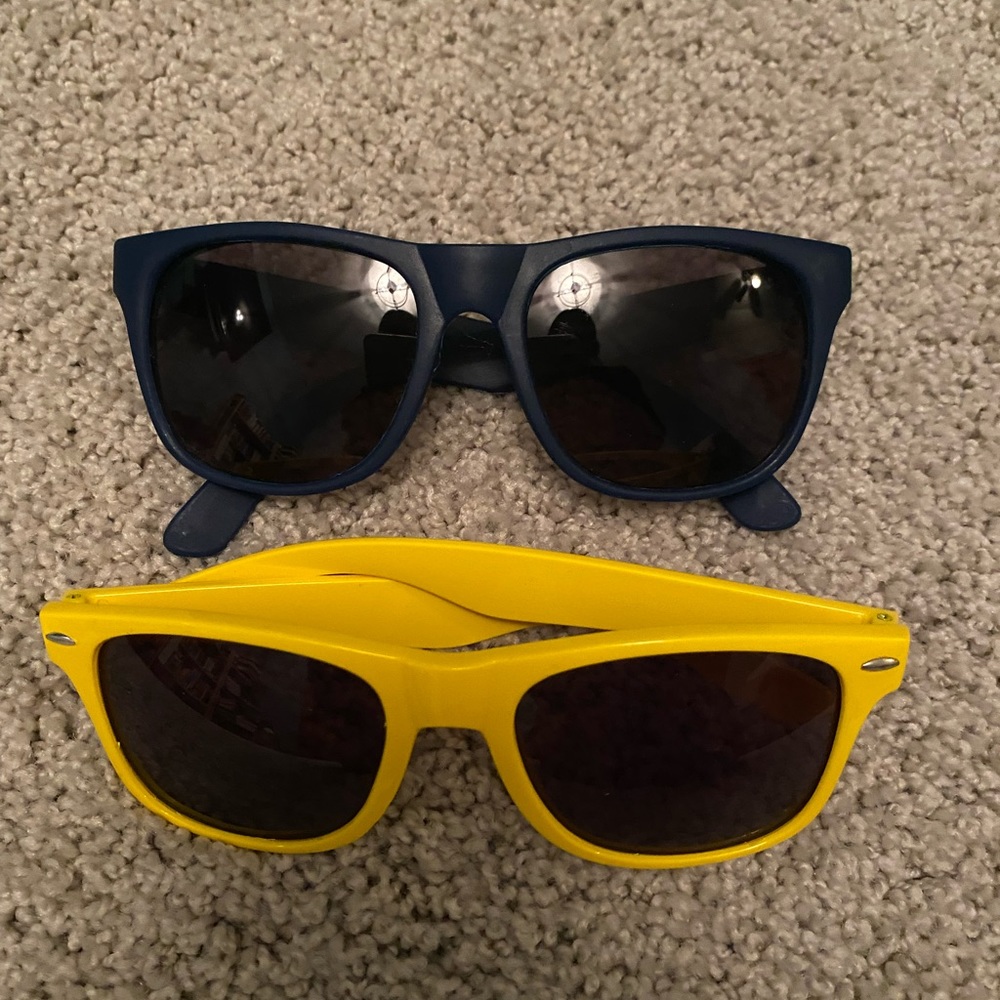 University of Michigan sunglasses set!!